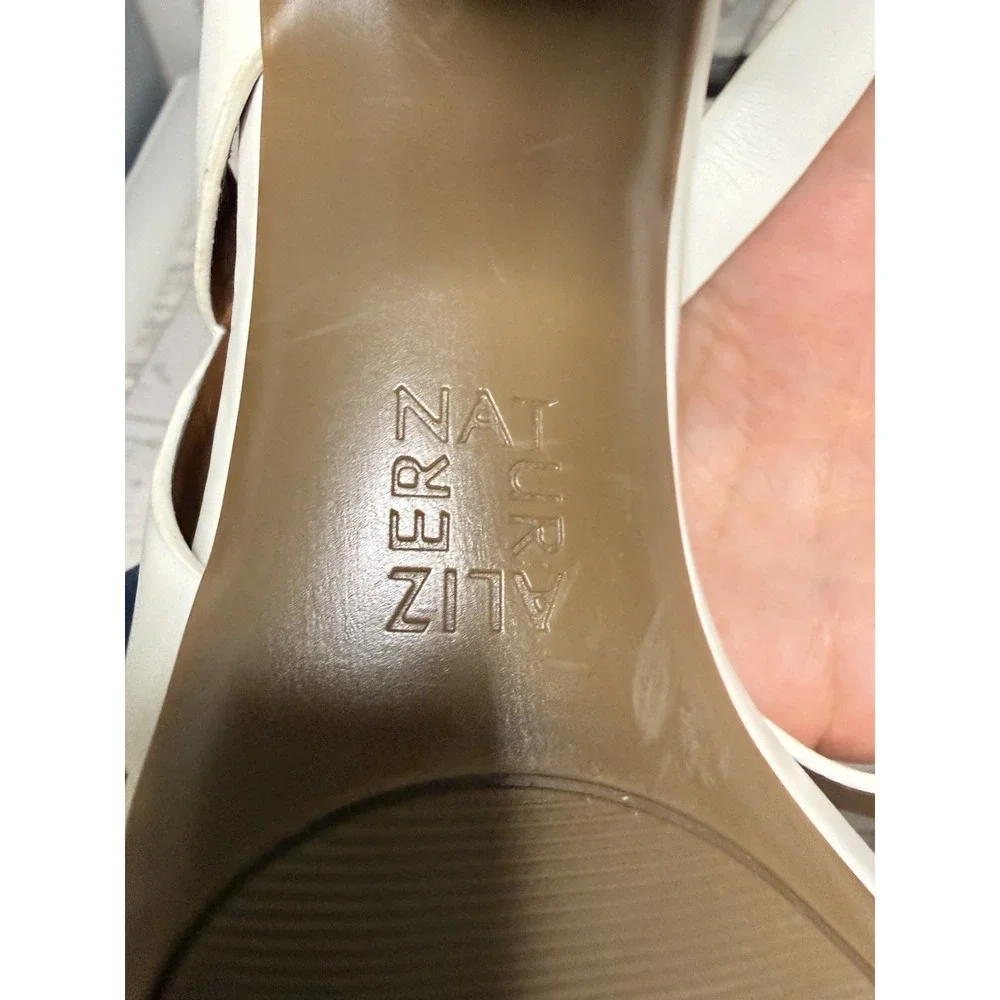 Naturalizer Kendall 8.5 Womens Strappy Sandals White Slingback Block Heel NWOT